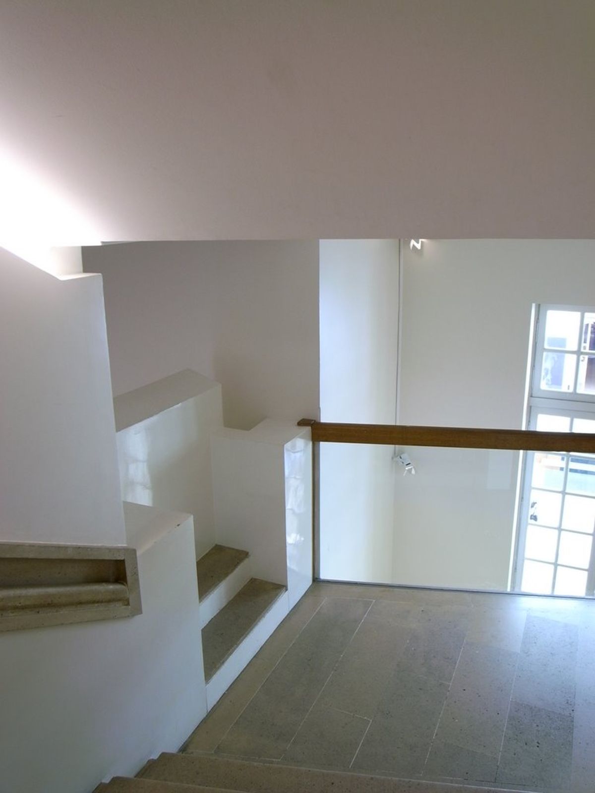 ピカソ美術館かな。キュビズムは余り分からないけど建物と絵の配置が興味深かっ...