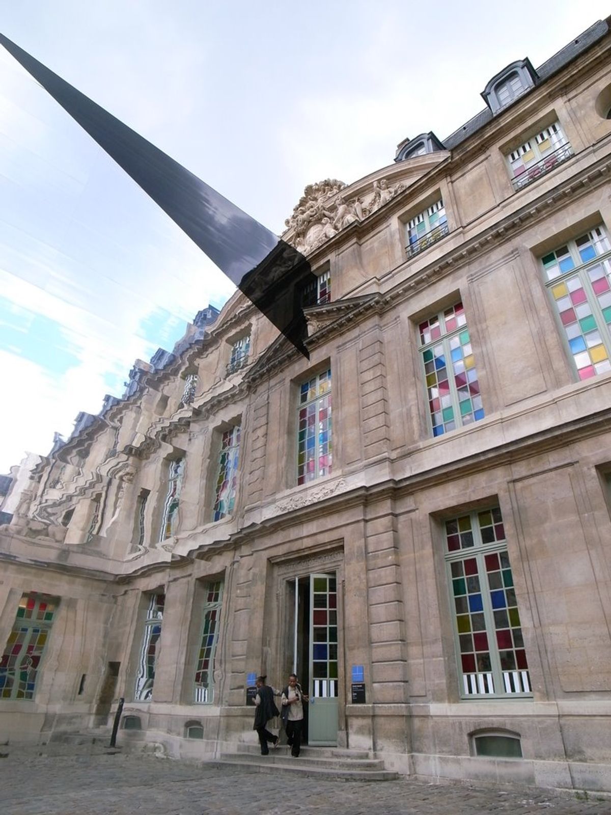 ピカソ美術館かな。キュビズムは余り分からないけど建物と絵の配置が興味深かっ...