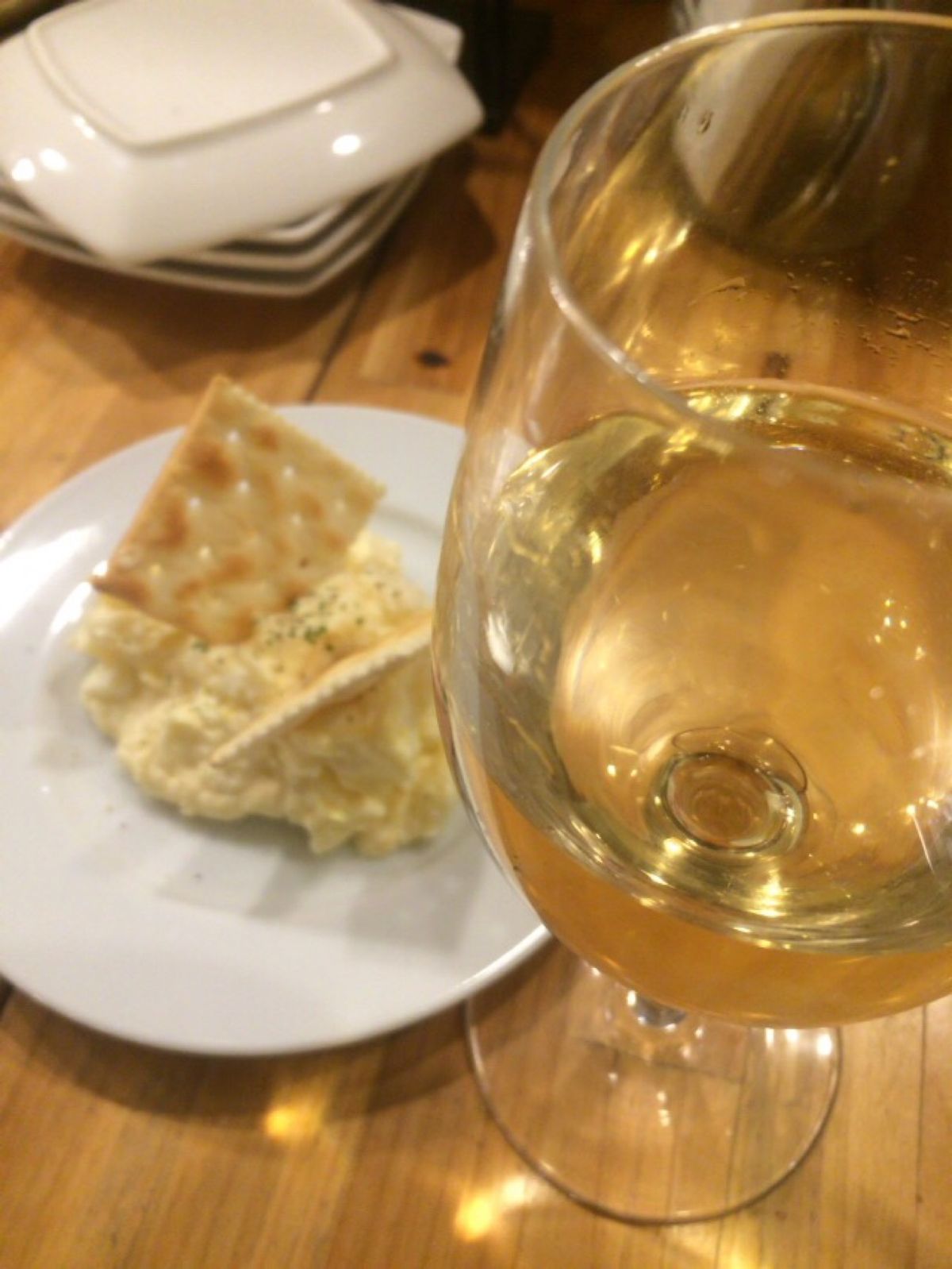 米子に到着。
フラッと入った居酒屋さんで造り盛。
1人前880円。
写真の...