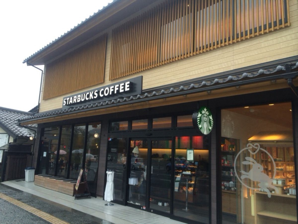 2日目のブランチは羽根屋さんで出雲そば。
時間の都合でダッシュで行ってマッ...