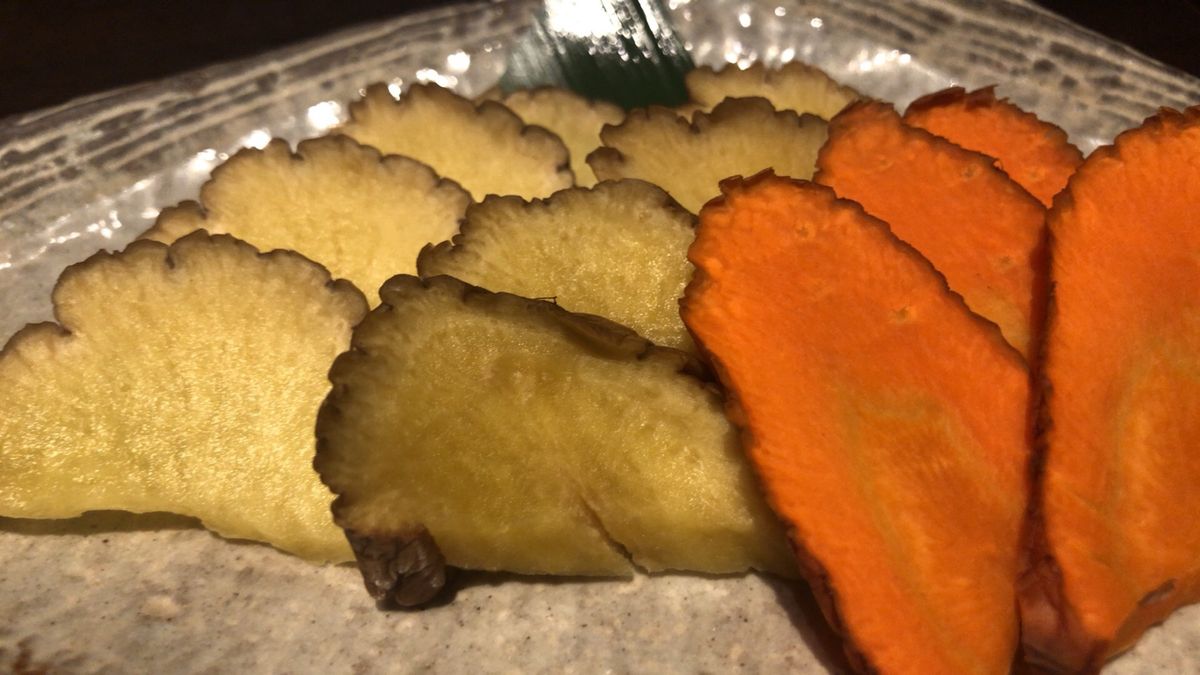 秋田の日本酒と比内地鶏といぶりがっこ