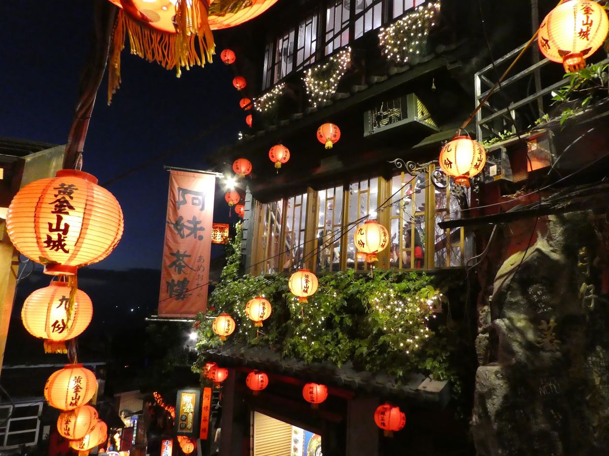 台湾旅行🇹🇼
千と千尋の神隠しのモデルになってる九份。
泊まったホテルの圓...