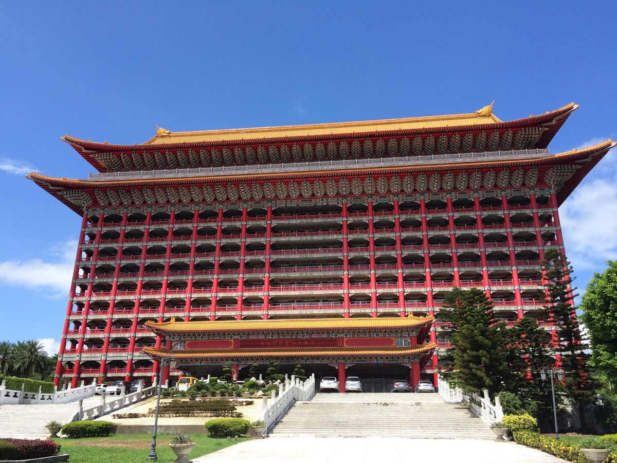 台湾旅行🇹🇼
千と千尋の神隠しのモデルになってる九份。
泊まったホテルの圓...