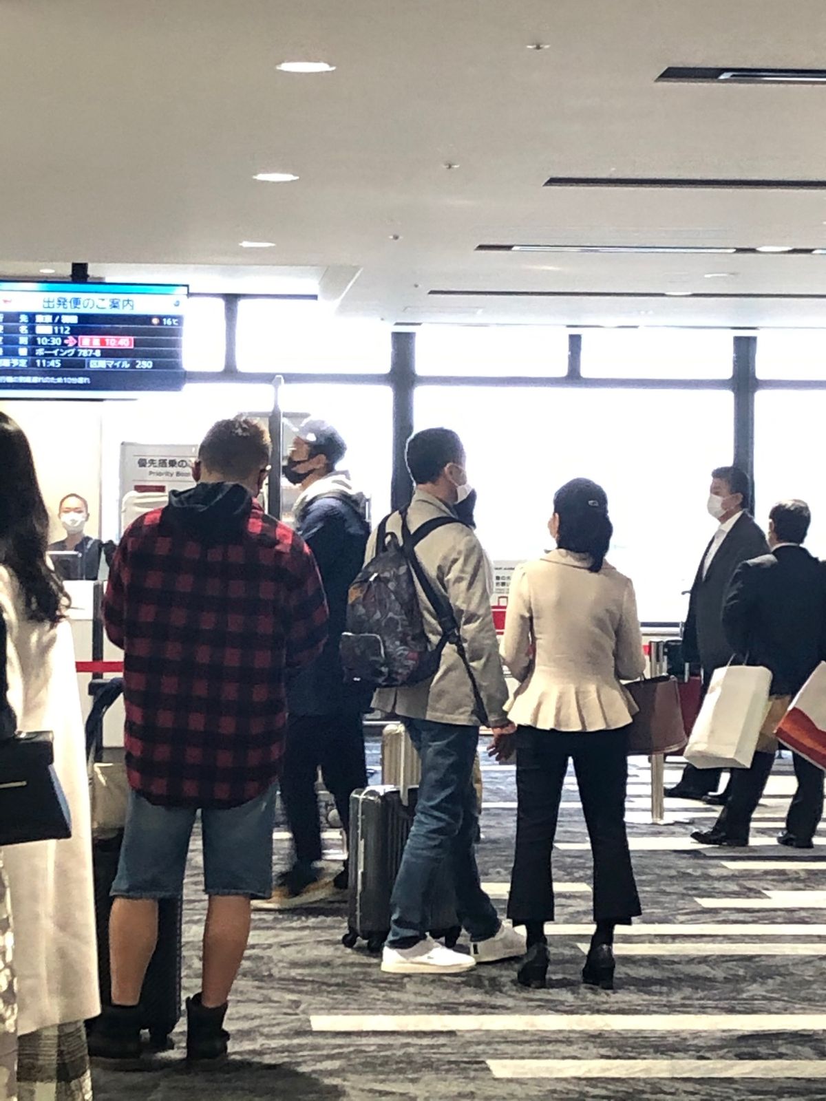 伊丹から羽田へ
旅サラダ終わりのかっちゃんと向井さん目撃