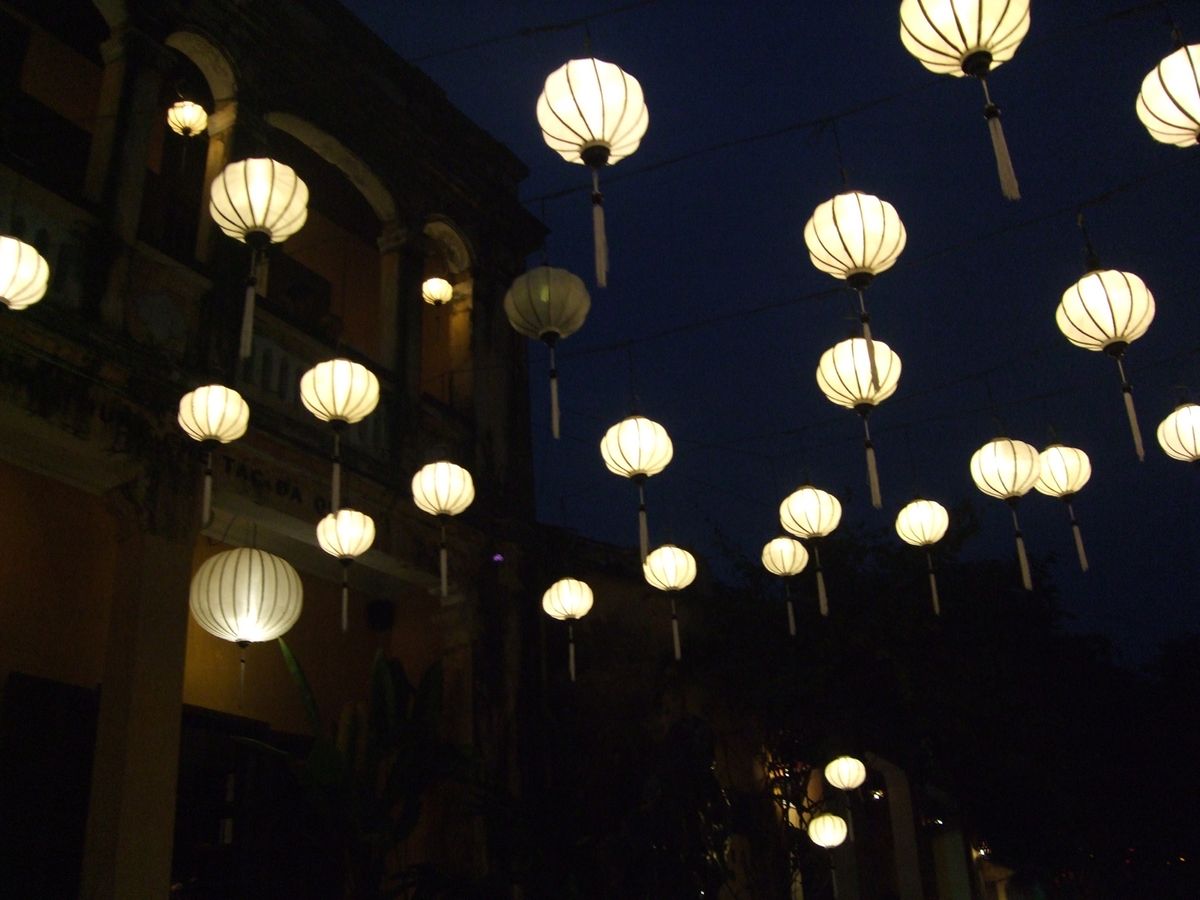 メコン川クルーズで撮った写真がつまらなかったので乗り場近くのを2枚(レスト...