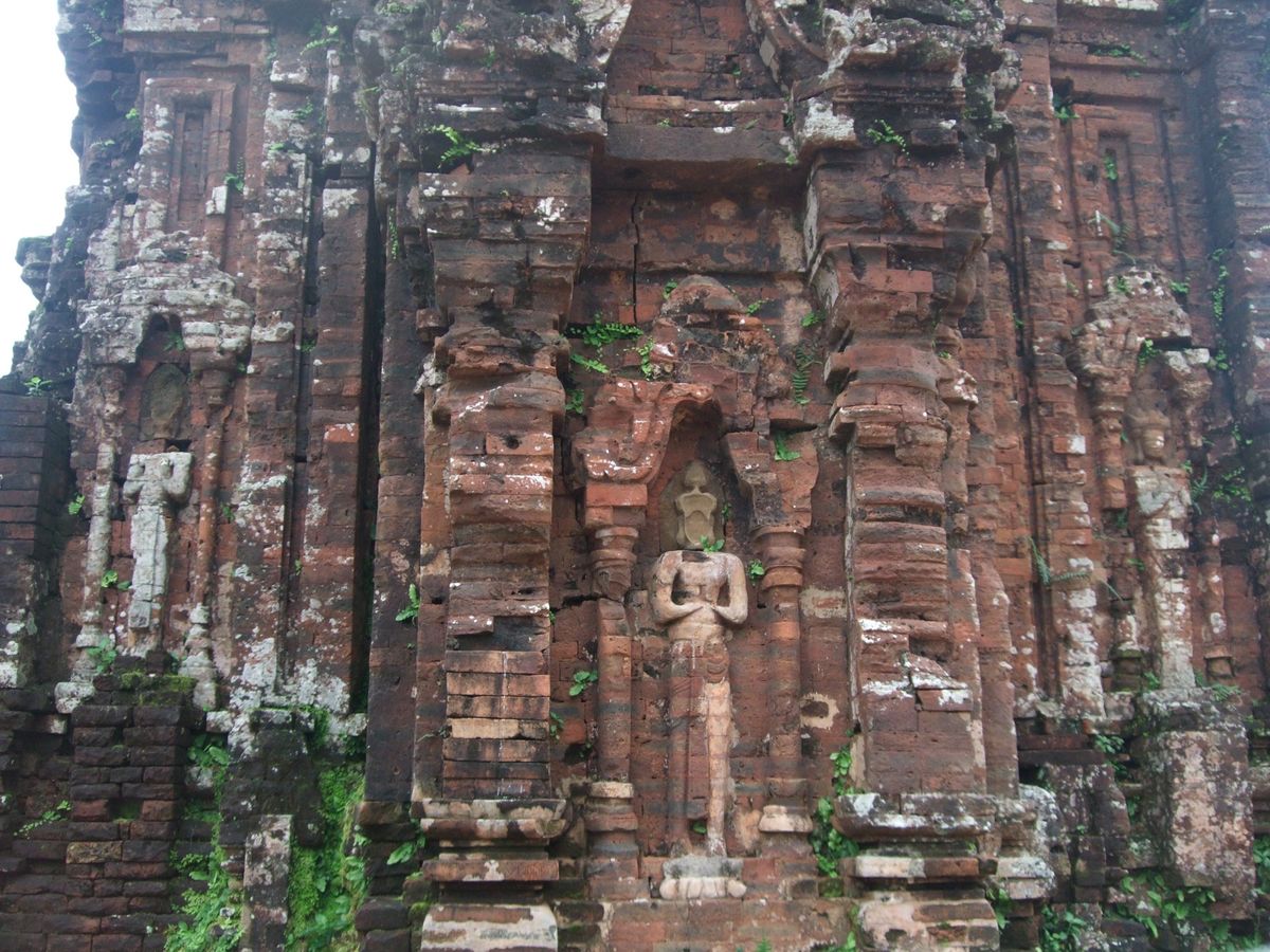 メコン川クルーズで撮った写真がつまらなかったので乗り場近くのを2枚(レスト...