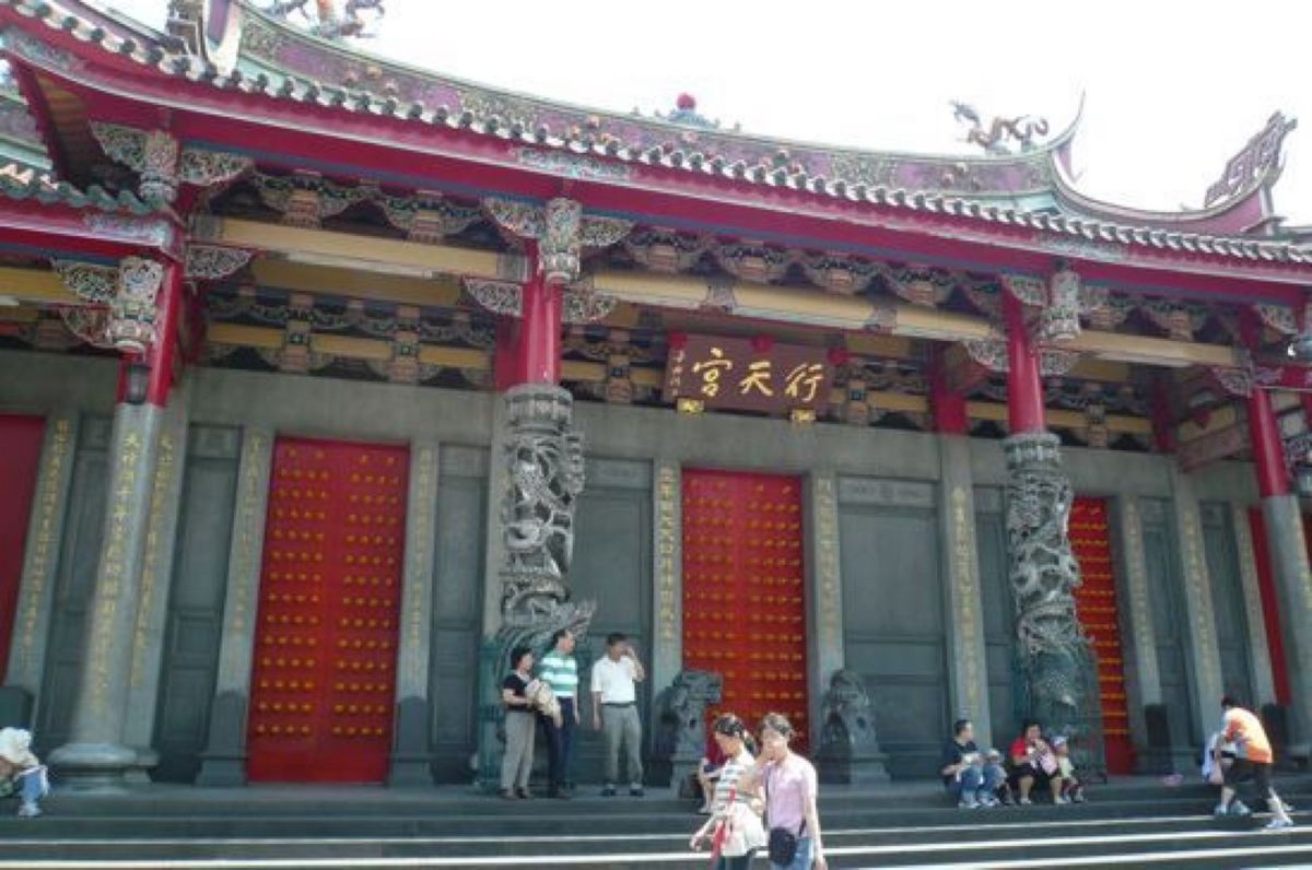 ★2日目

龍山寺到着。

凄い人でびっくり。信仰心が深いですよね。　

...