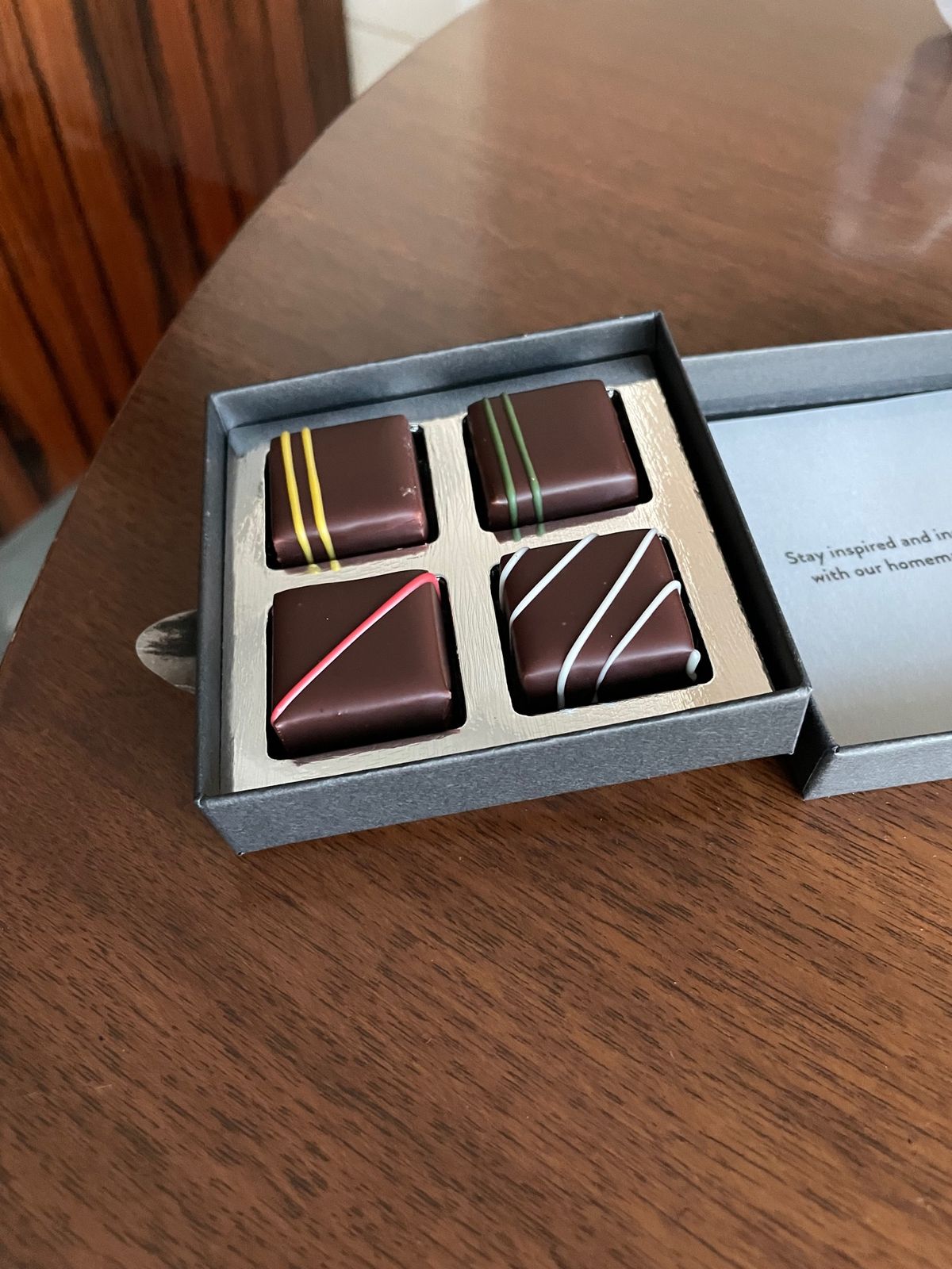 コンラッド東京に泊まってみました。
コンラッドベアというぬいぐるみをもらっ...