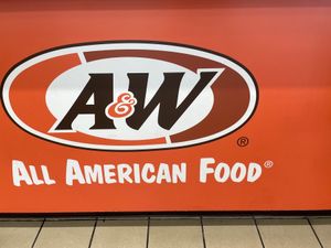 沖縄にしかないファーストフード店🍟

Ａ&Ｗ