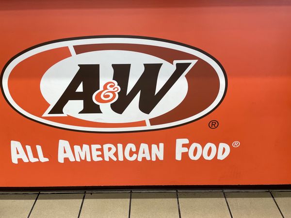 日本・石垣島「石垣島trip✈︎」の写真：沖縄にしかないファーストフード店🍟

Ａ&amp;Ｗ
