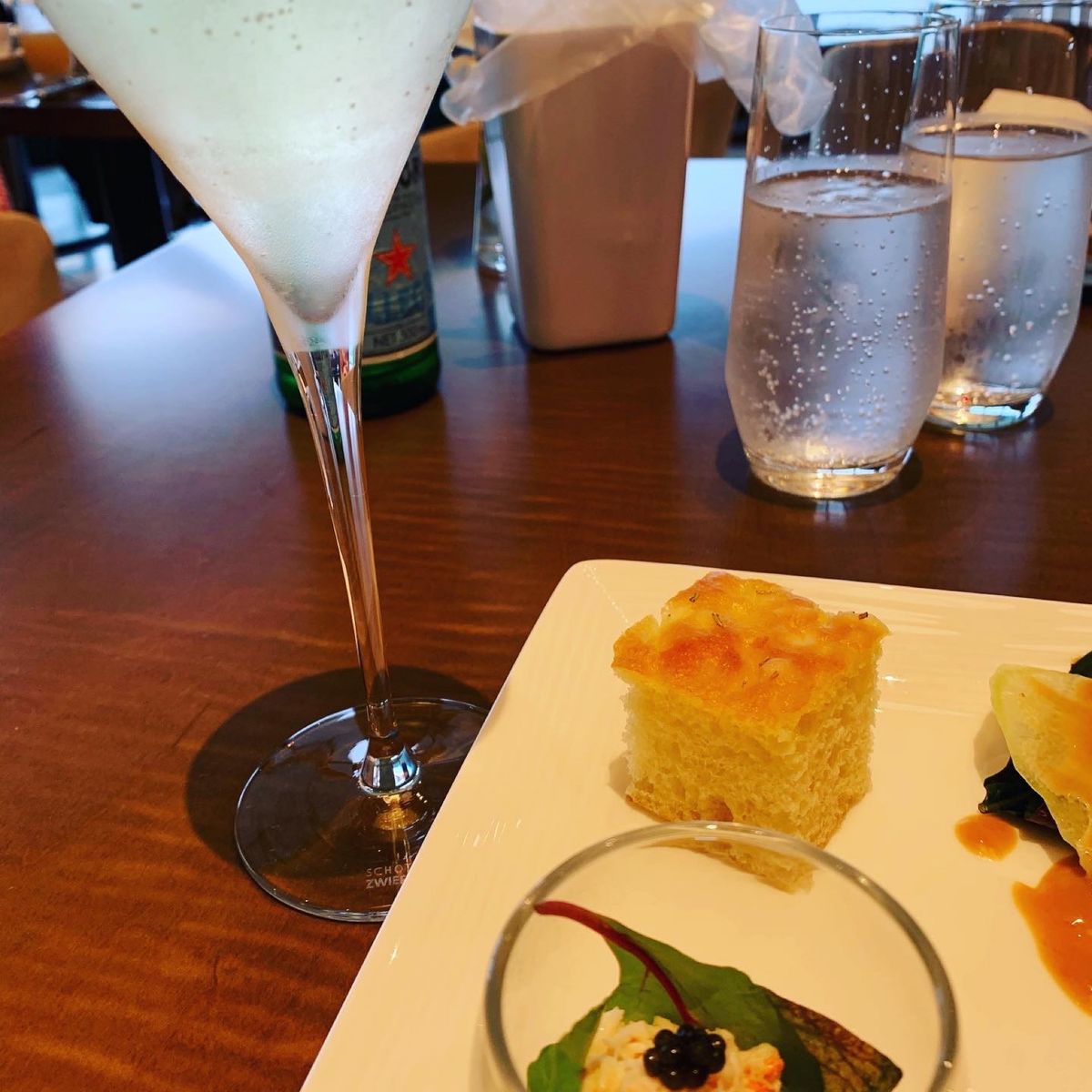 チェックインして、すぐアフタヌーンティー😋
夕ご飯もクラブラウンジで❤️シ...