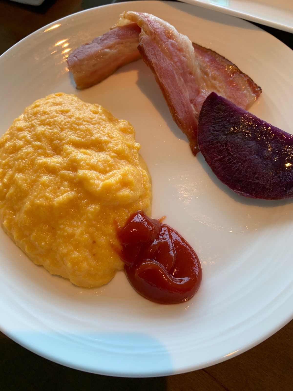 朝ごはんもクラブラウンジで❤️
シャンパン🍾飲んでる方もいらっしゃったけど...