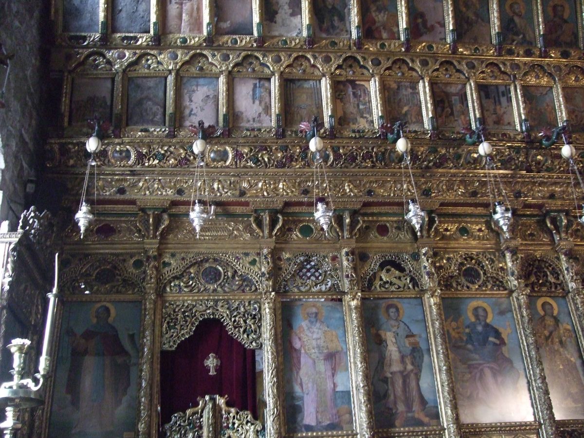 空の玄関口ラルナカ旧市街
聖ラザロ教会の昼と夜　内部のイコノスタシス
また...