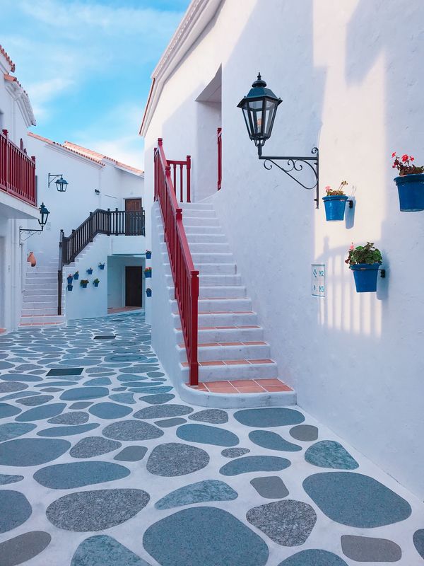 日本・三重県「伊勢志摩鳥羽 娘と卒業旅行」の写真：①志摩地中海村
②英虞湾夕日クルーズ
③...