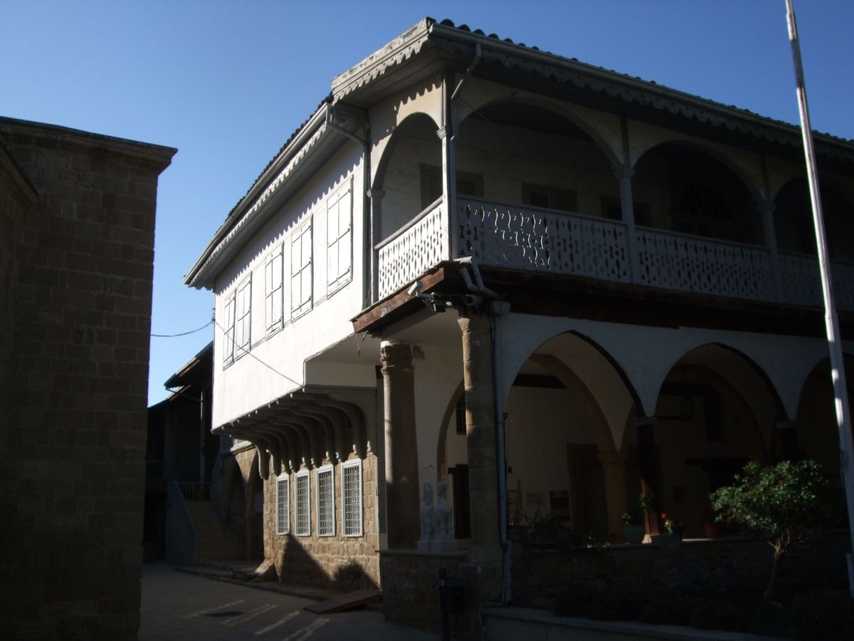 南側のキプロス共和国にもイスラム教徒が住んでいてモスクも所々にあります。1...