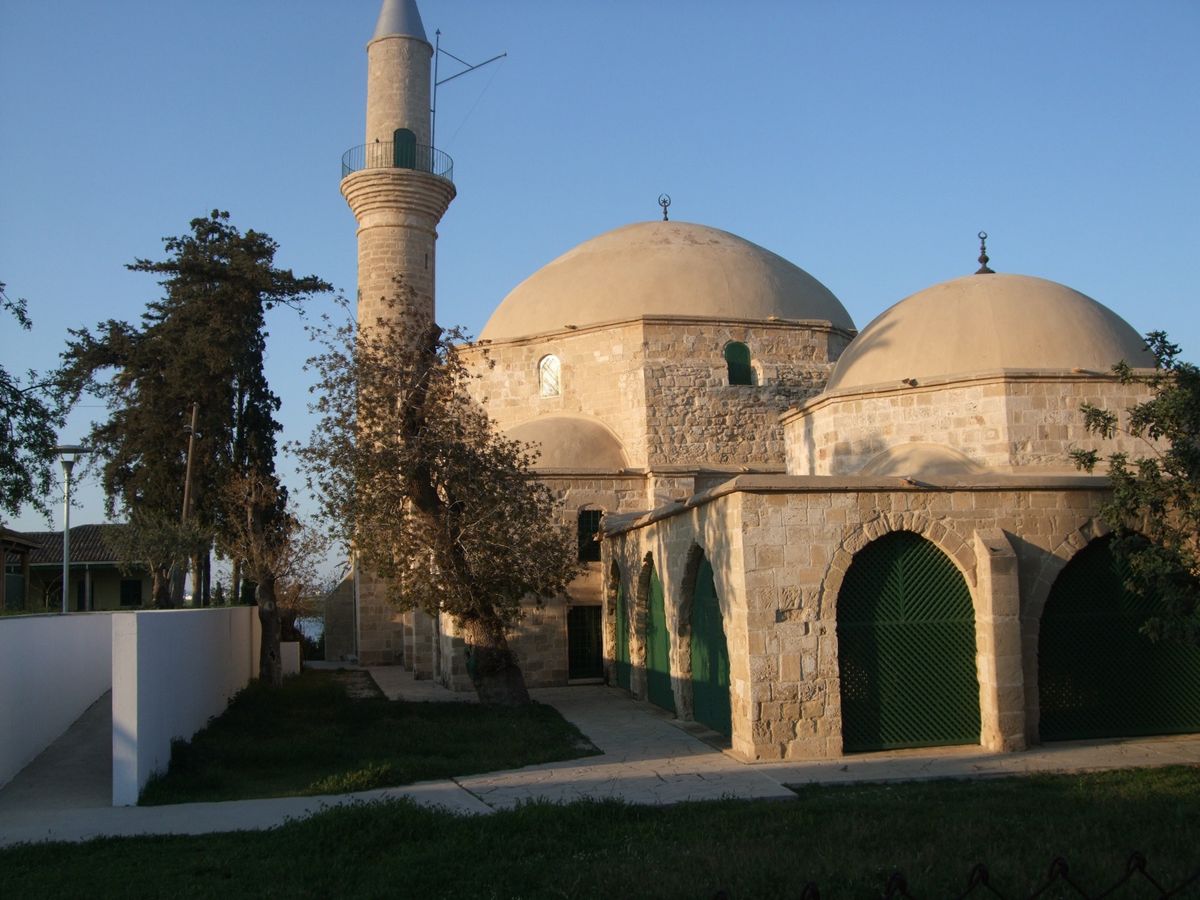 南側のキプロス共和国にもイスラム教徒が住んでいてモスクも所々にあります。1...