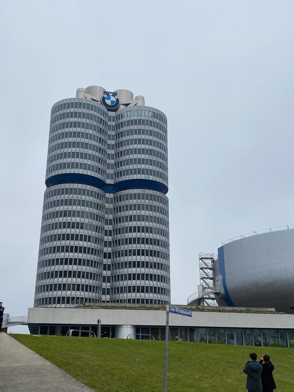 ドイツ・ミュンヘン「ドイツ BMW博物館」の写真：空いた時間にちょっと回るのに最適です。