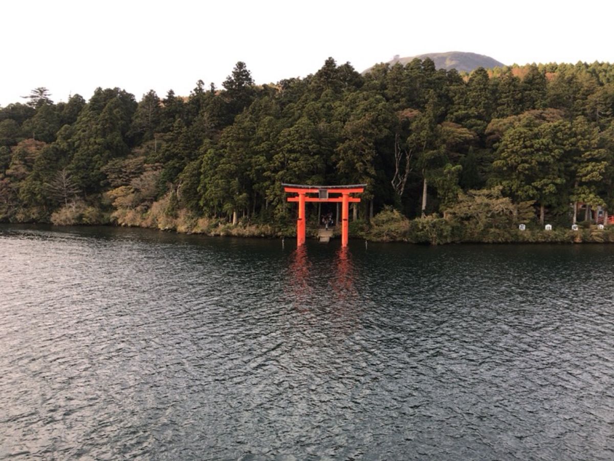 芦ノ湖の遊覧船。
やはり富士山は見えず。