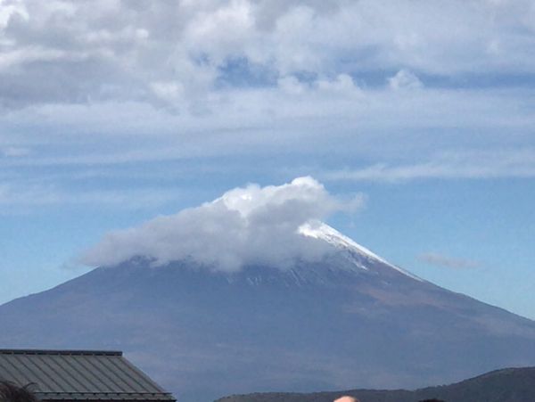 日本・箱根「温泉入りに秋の箱根」の写真：おしい！
もうちょいで富士山！