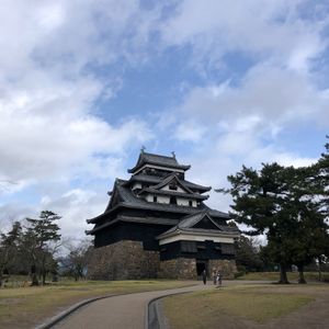 松江城
じわじわ怪しくなる空模様の宍道湖
しじみ汁の残骸
何かの前触れ的な...
