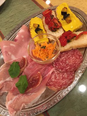 その1
鶴橋で焼肉食べて、ミナミでイタリアン食べて…