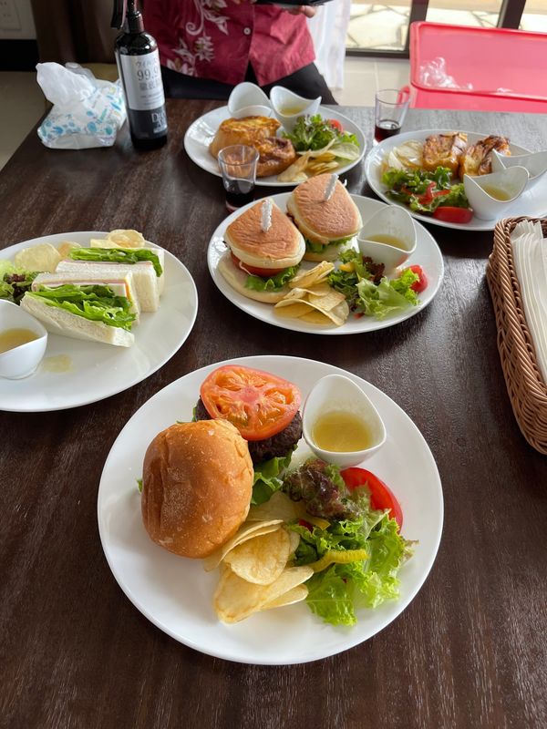 日本・宮古島「沖縄宮古島」の写真：ルームサービス
宮古牛ハンバーガー