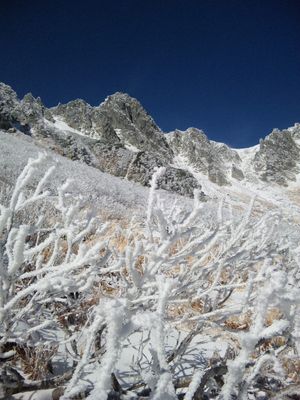 ジーパンにパーカーで、雪の駒ヶ岳に行ってはいけない。