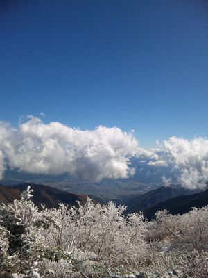 ジーパンにパーカーで、雪の駒ヶ岳に行ってはいけない。