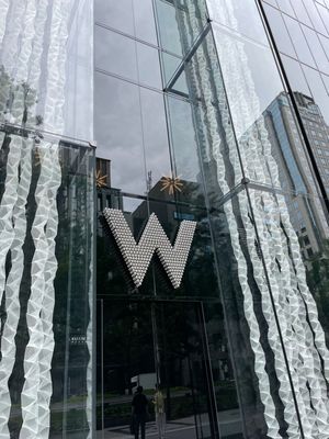 心斎橋のブティックホテルw大阪に潜入。
ハンバーガー5000円、スープ20...