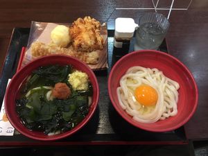 香川グルメ
讃岐うどん3連発と骨付鶏
