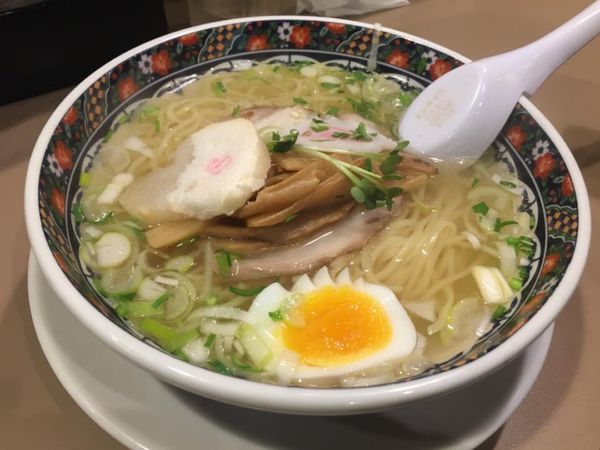 日本・北海道「函館旅行」の写真：函館駅あじさいで塩ラーメンとザンギ