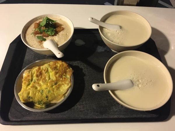 台湾・台北「台湾旅行(タピオカミルクティー巡り)」の写真：朝食は４食豆漿
最終日はやっぱり阜杭豆漿
