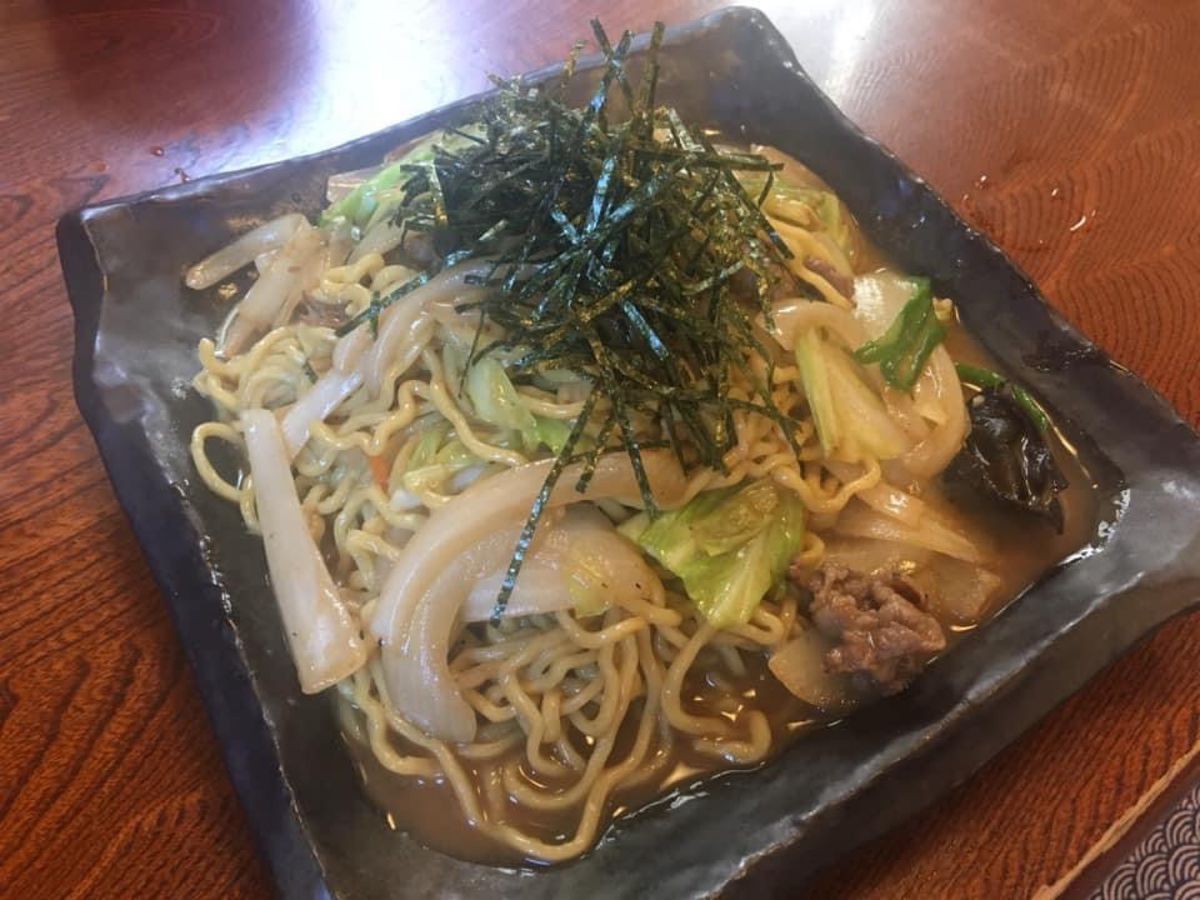 山梨グルメ
ほうとう、鳥もつ煮、炒めそば