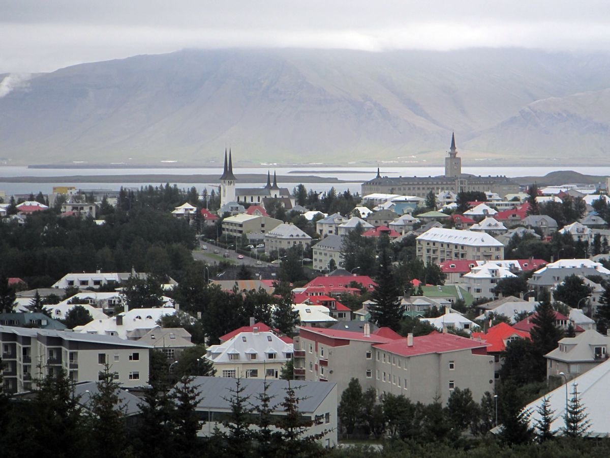 アイスランドで1番メジャーな温泉ブルーラグーンはレイキャビクから1時間以内...