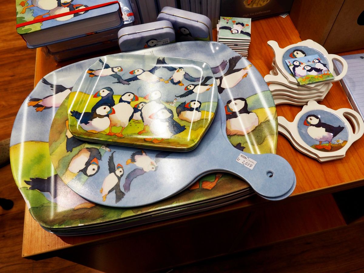 アイスランド第2の都市アークレイリ
お茶目なモニュメントが通りにあったり、...