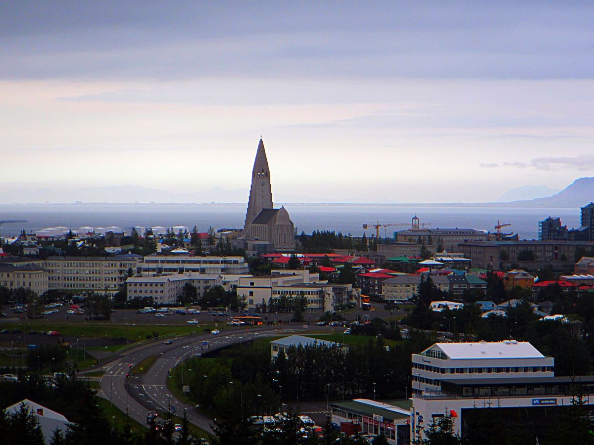 アイスランドで1番メジャーな温泉ブルーラグーンはレイキャビクから1時間以内...