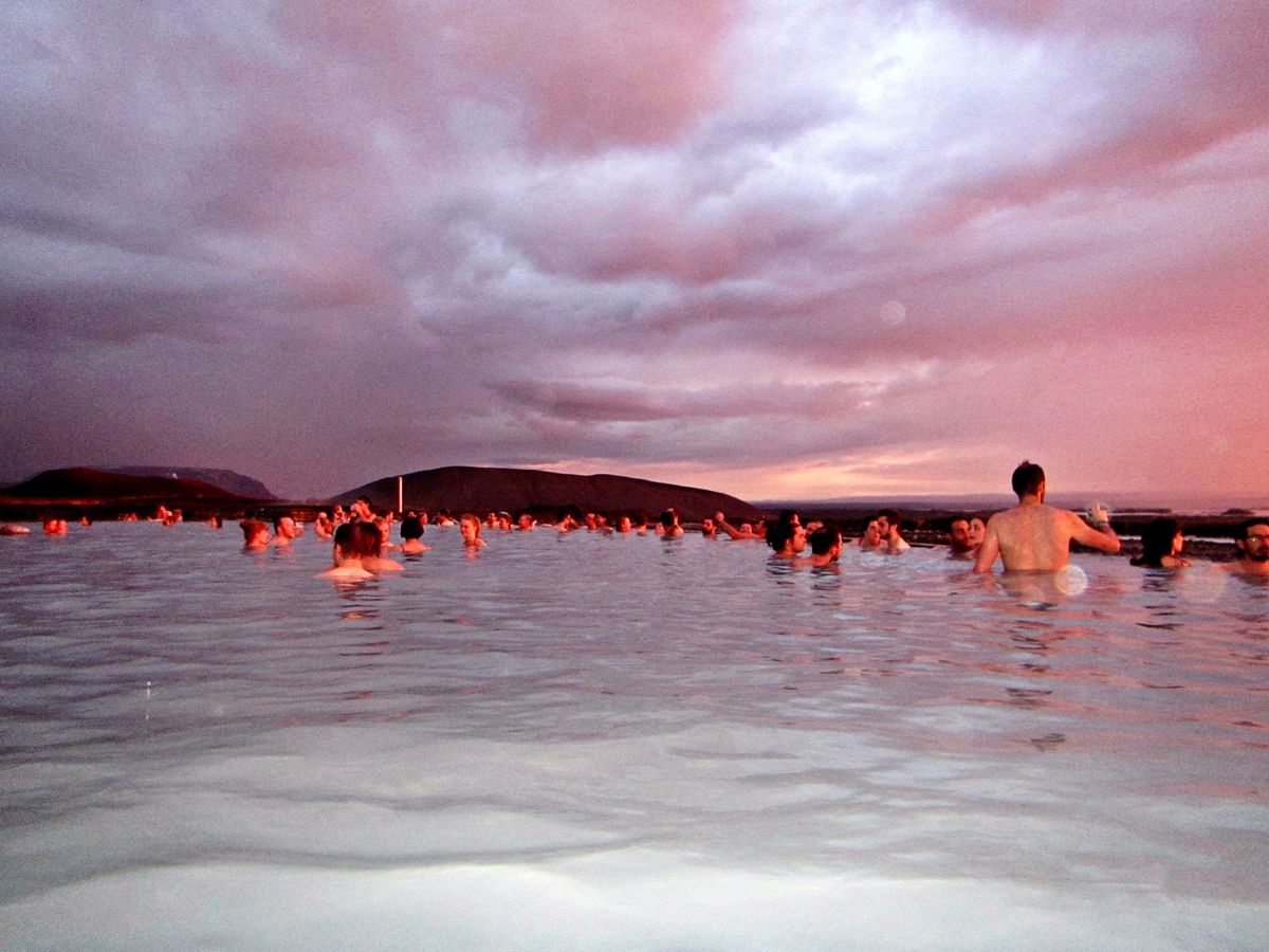 ドライブ旅行中に立ち寄ったもうひとつの温泉。アイスランド島の東寄りにあるM...