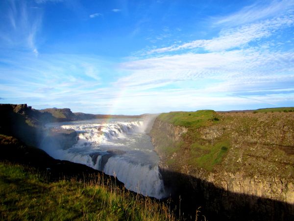 アイスランド・レイキャビク「アイスランド 自然満喫ドライブ一周旅行」の写真：グトルフォス
たくさん滝のあるアイスラン...