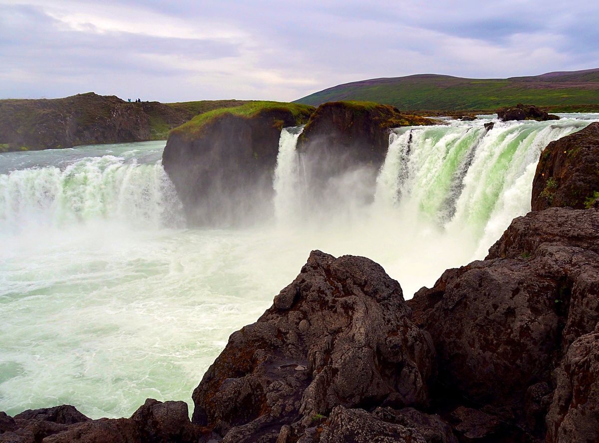 アイスランドには滝がたくさん。写真はゴーザフォスという滝。
水量も豊富でマ...