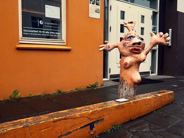 アイスランド・レイキャビク「アイスランド 自然満喫ドライブ一周旅行」の写真：アイスランド第2の都市アークレイリ
お茶...