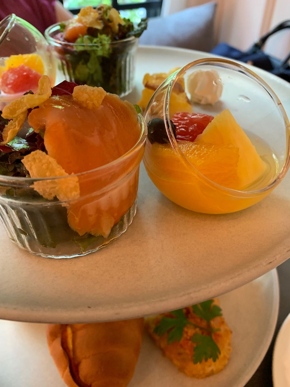 ステンドグラス美術館に立寄り、受胎告知等見てきました。大好きな最後の晩餐が...