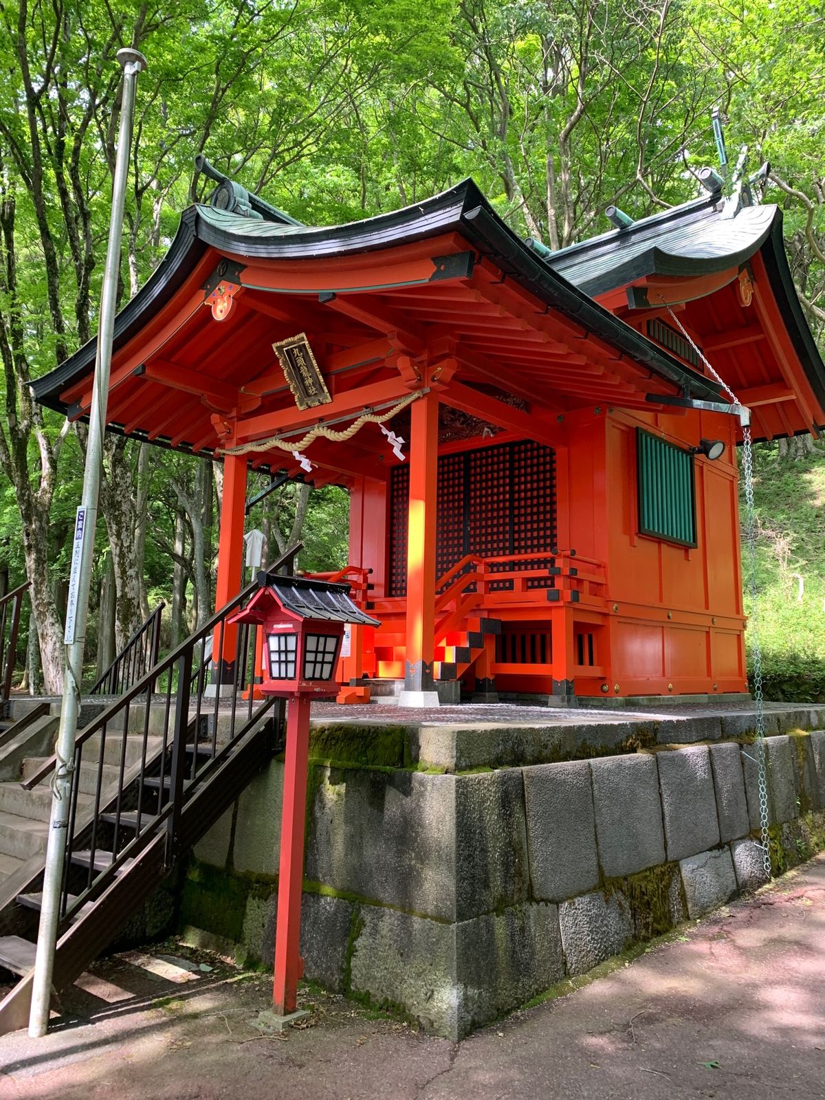 箱根神社
箱根神社本宮
九頭龍神社
本宮はロープウェイ
九頭龍神社は森を抜...