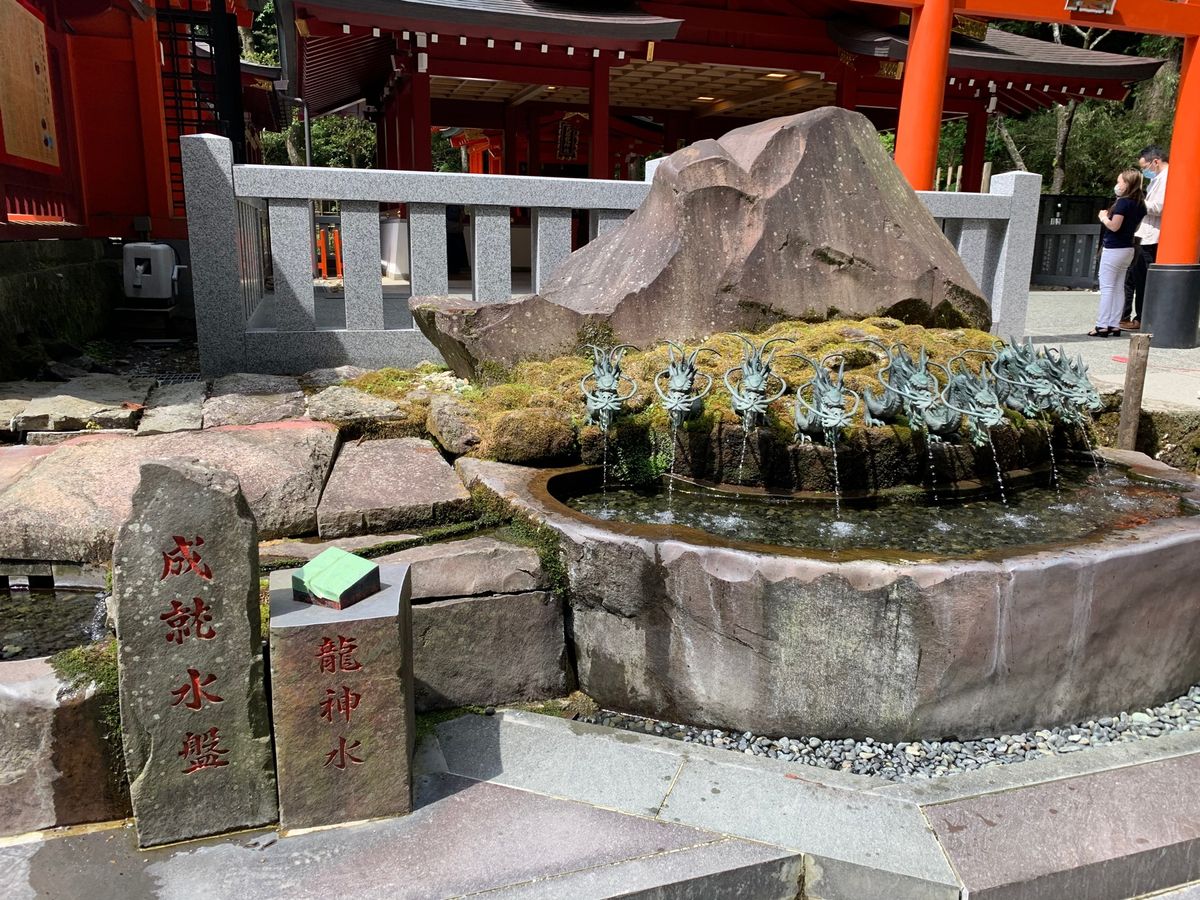 箱根神社
箱根神社本宮
九頭龍神社
本宮はロープウェイ
九頭龍神社は森を抜...