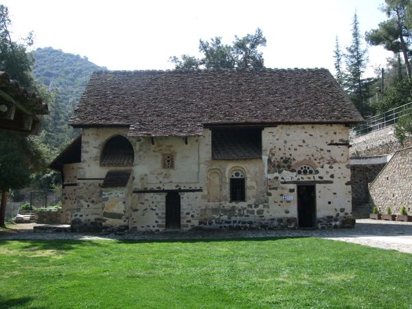 キプロス・トロードス山中「キプロス」の写真：トロードス山中の小さな教会へ見事なビザン...