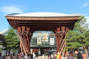 夜行バスで金沢駅到着！早速兼六園へ。一眼レフ大活躍！