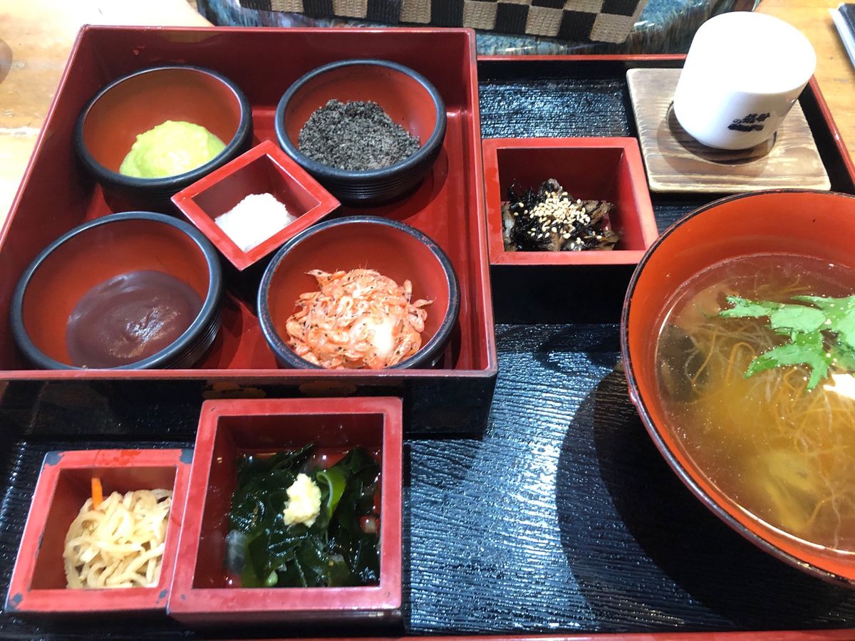 中尊寺金色堂見学(得意のレンタル自転車)、一関で昼食にもち膳、蔵元レストラ...