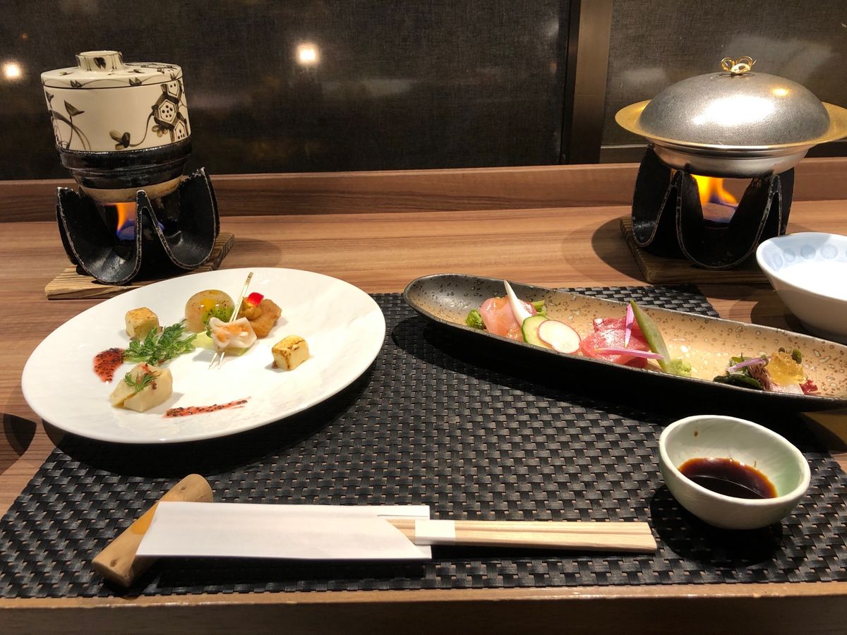 中尊寺金色堂見学(得意のレンタル自転車)、一関で昼食にもち膳、蔵元レストラ...