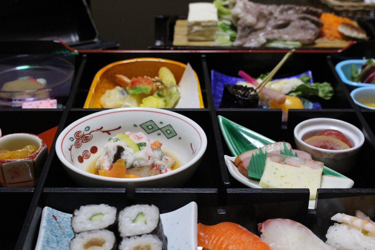 ひとりでこんな部屋泊まるなんて！盛岡つなぎ温泉愛真館。温泉も満喫！