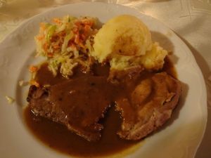 ワルシャワにはショパンも通ったといわれている老舗のレストランがあります🍽
...