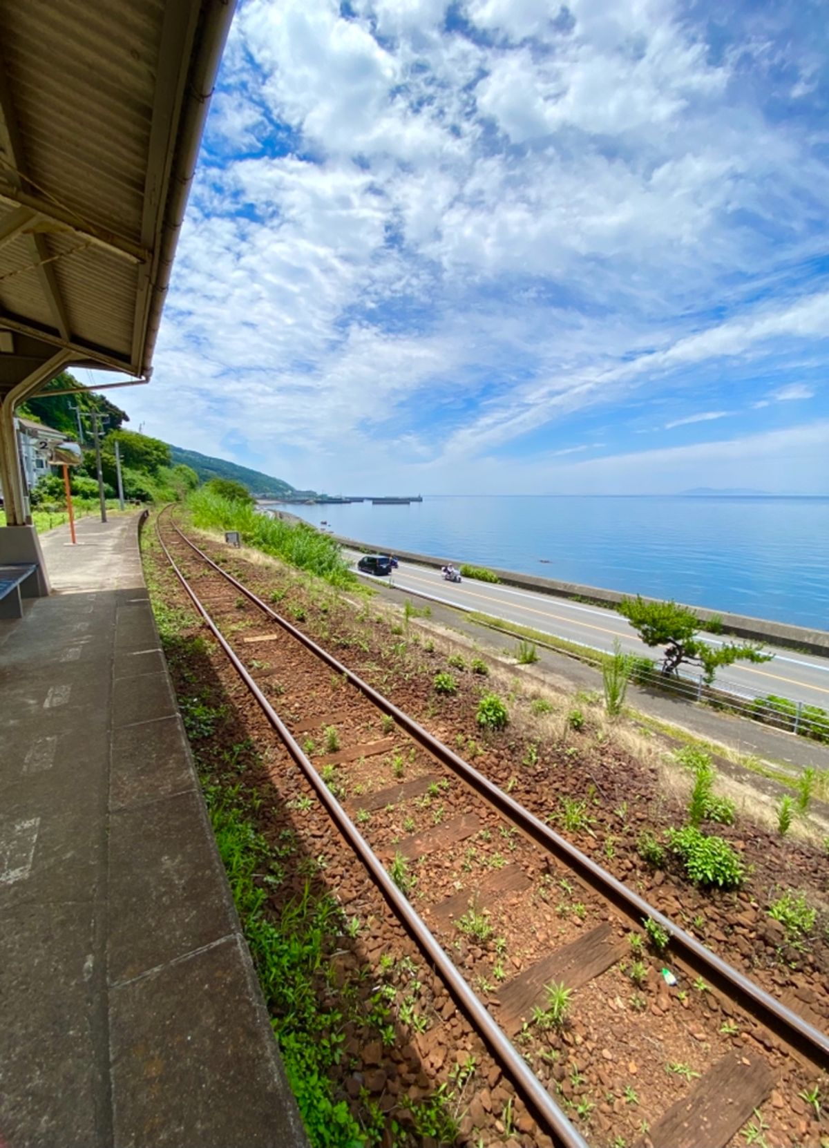 海の見える駅として有名な下灘駅

ここに向かう途中で高速に乗ったとき
後部...